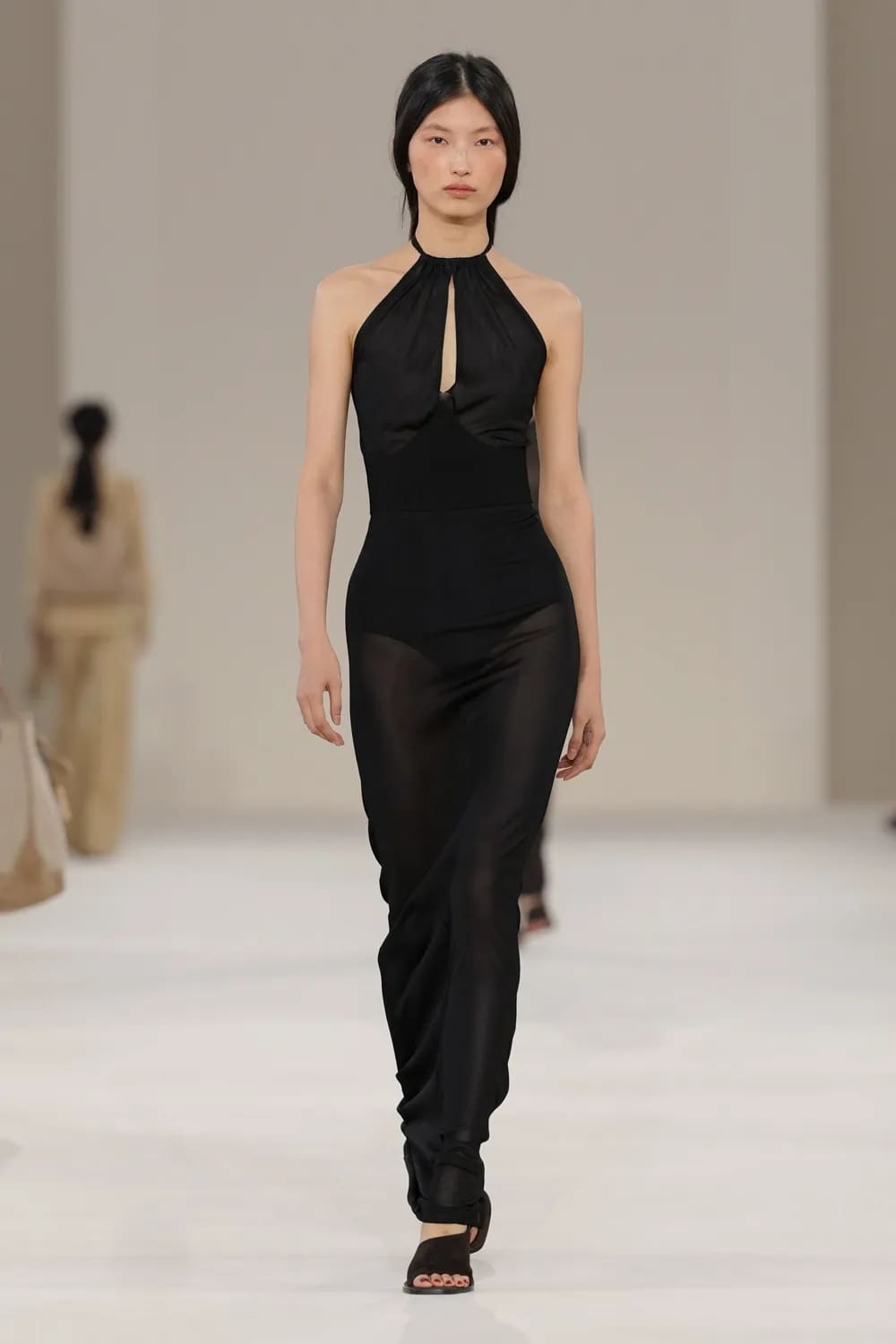 Max Mara 2027 春夏系列 Runway 杂志(45)