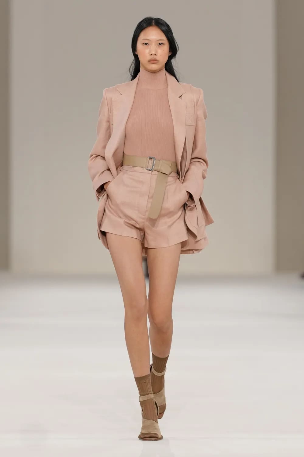 Max Mara 2027 春夏系列 Runway 杂志(6)