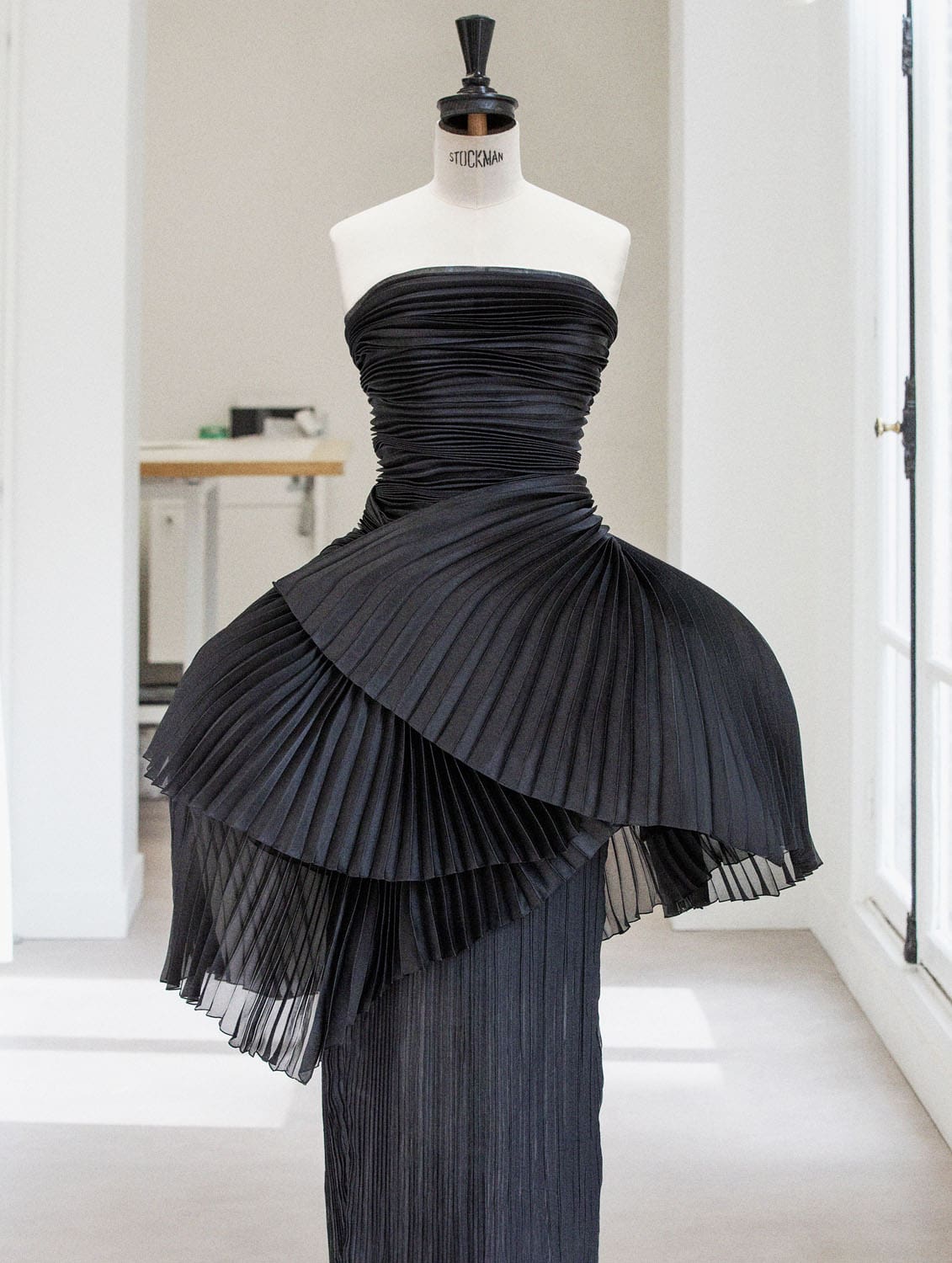 Savoir Faire Behind Céline Dion Dior Dress © Sophie Carre by RUNWAY MAGAZIN (1)