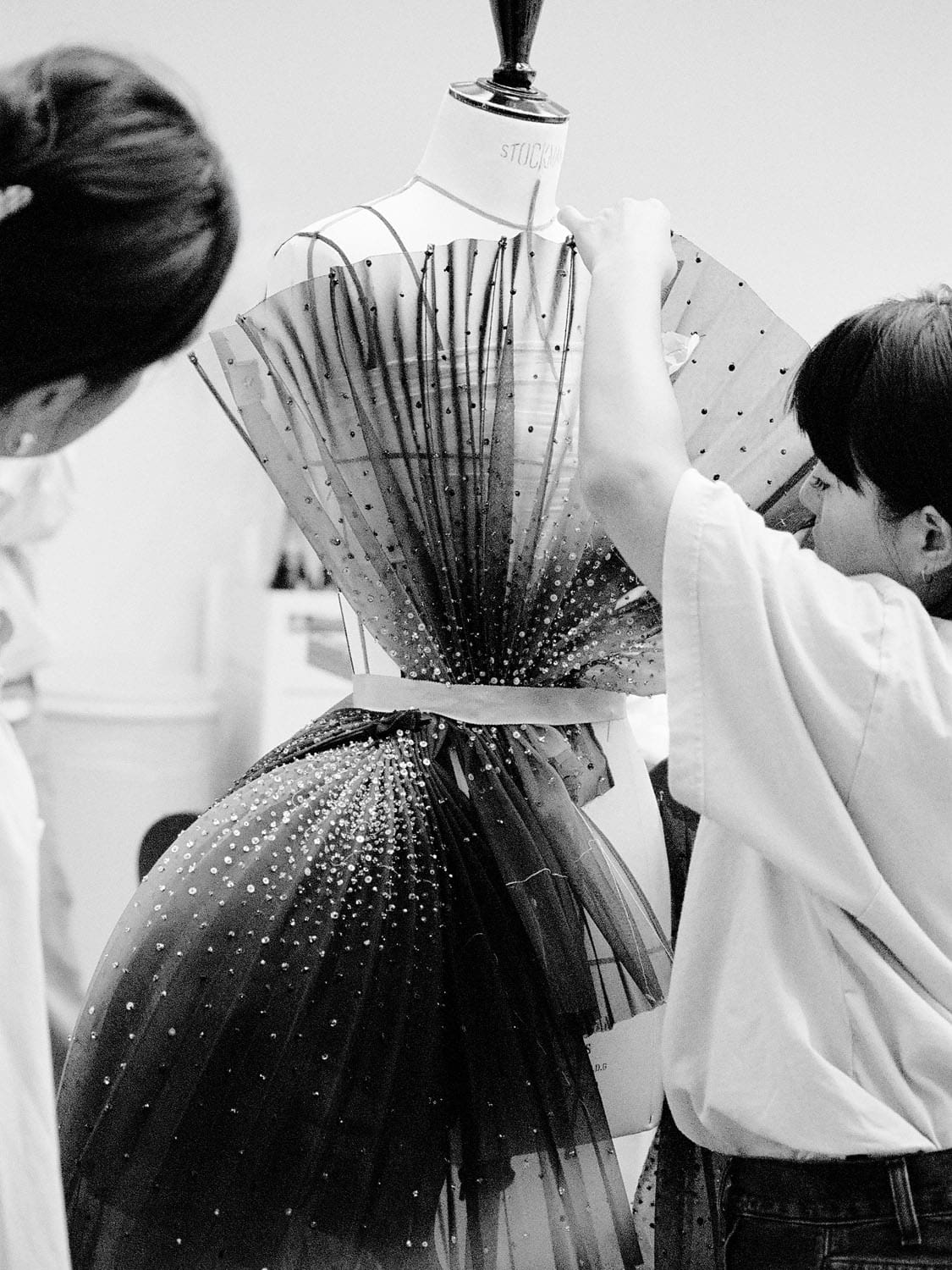 Savoir Faire Behind Céline Dion Dior Dress © Sophie Carre by RUNWAY MAGAZIN (6)