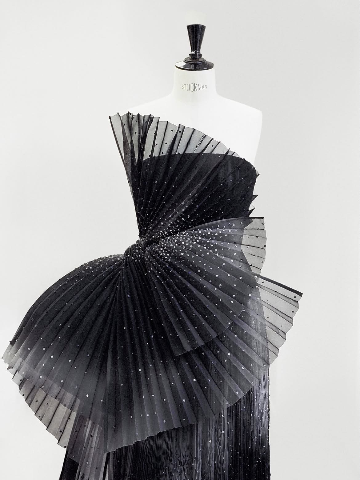 Savoir Faire Behind Céline Dion Dior Dress © Sophie Carre by RUNWAY MAGAZINE (12)