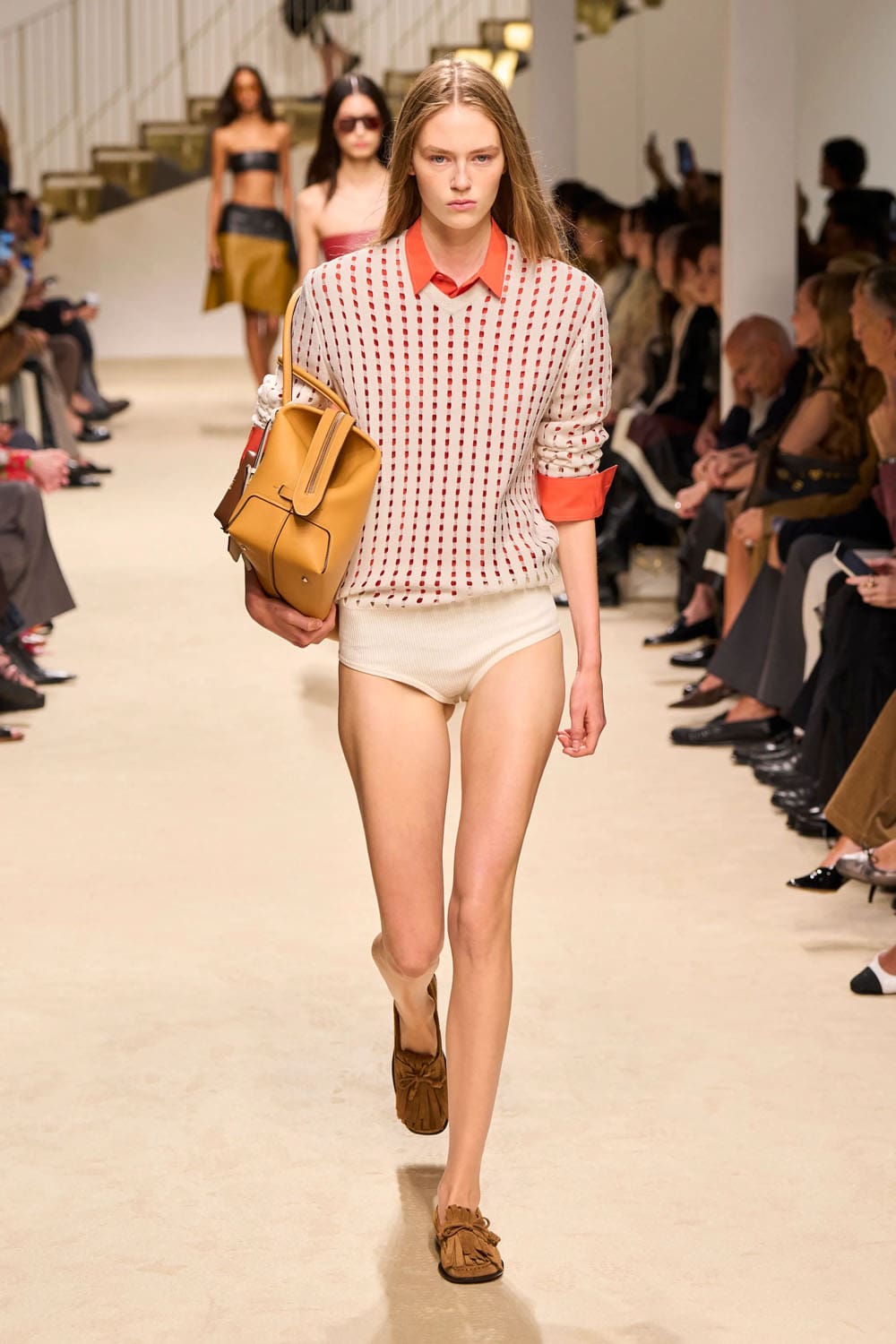 Tods Spring Summer 2027 Milan Runway Magazine (18)