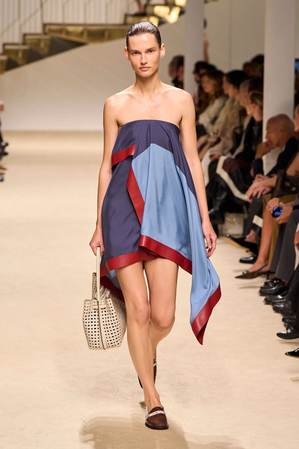 Tods Spring Summer 2027 Milan Runway Magazine (32)
