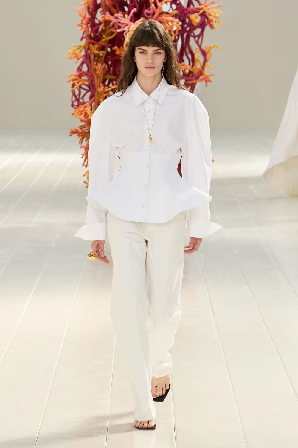 Balenciaga Primavera Verano 2027 por PP Runway Revista (1)
