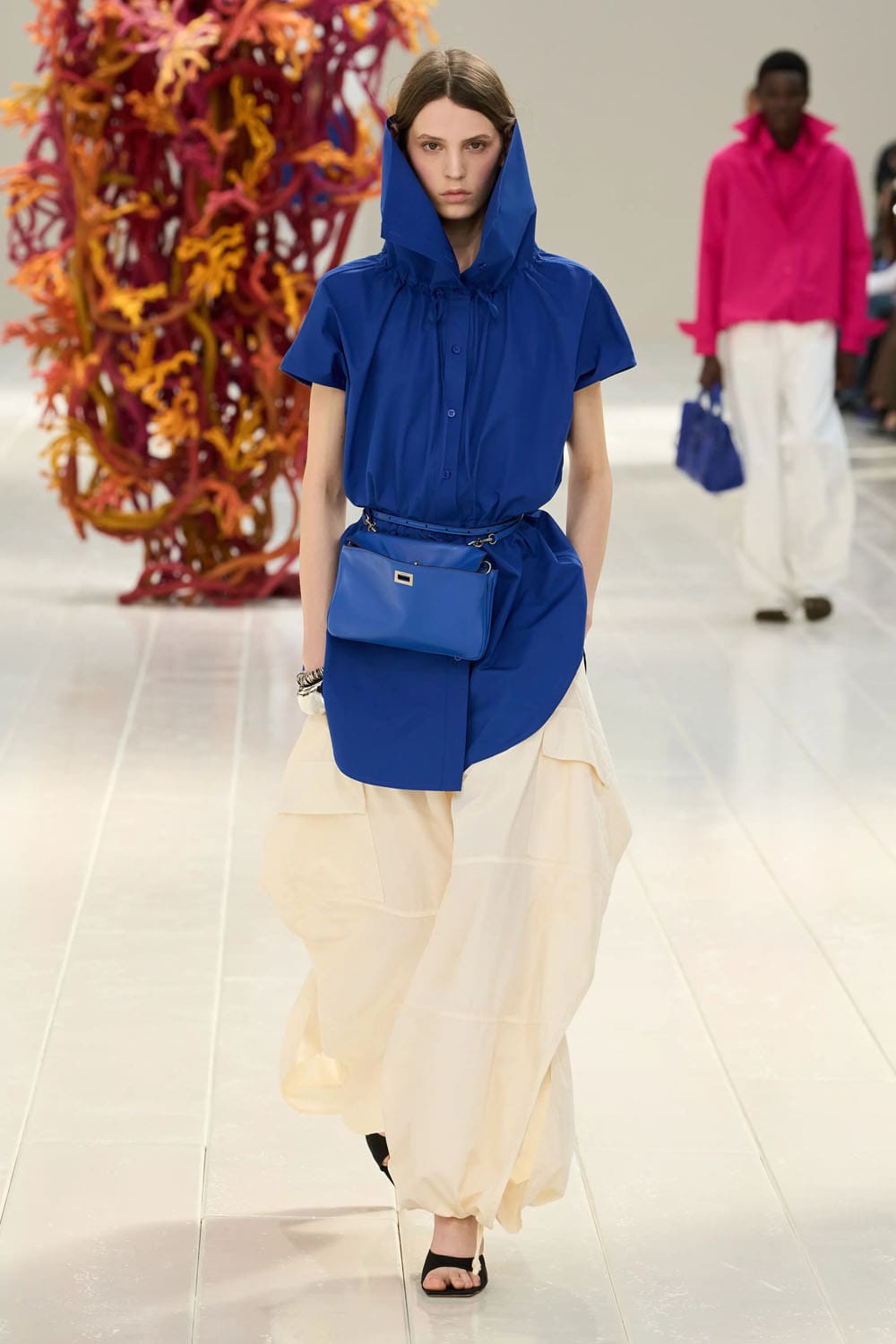 Balenciaga Primavera Verano 2027 por PP Runway Revista (11)