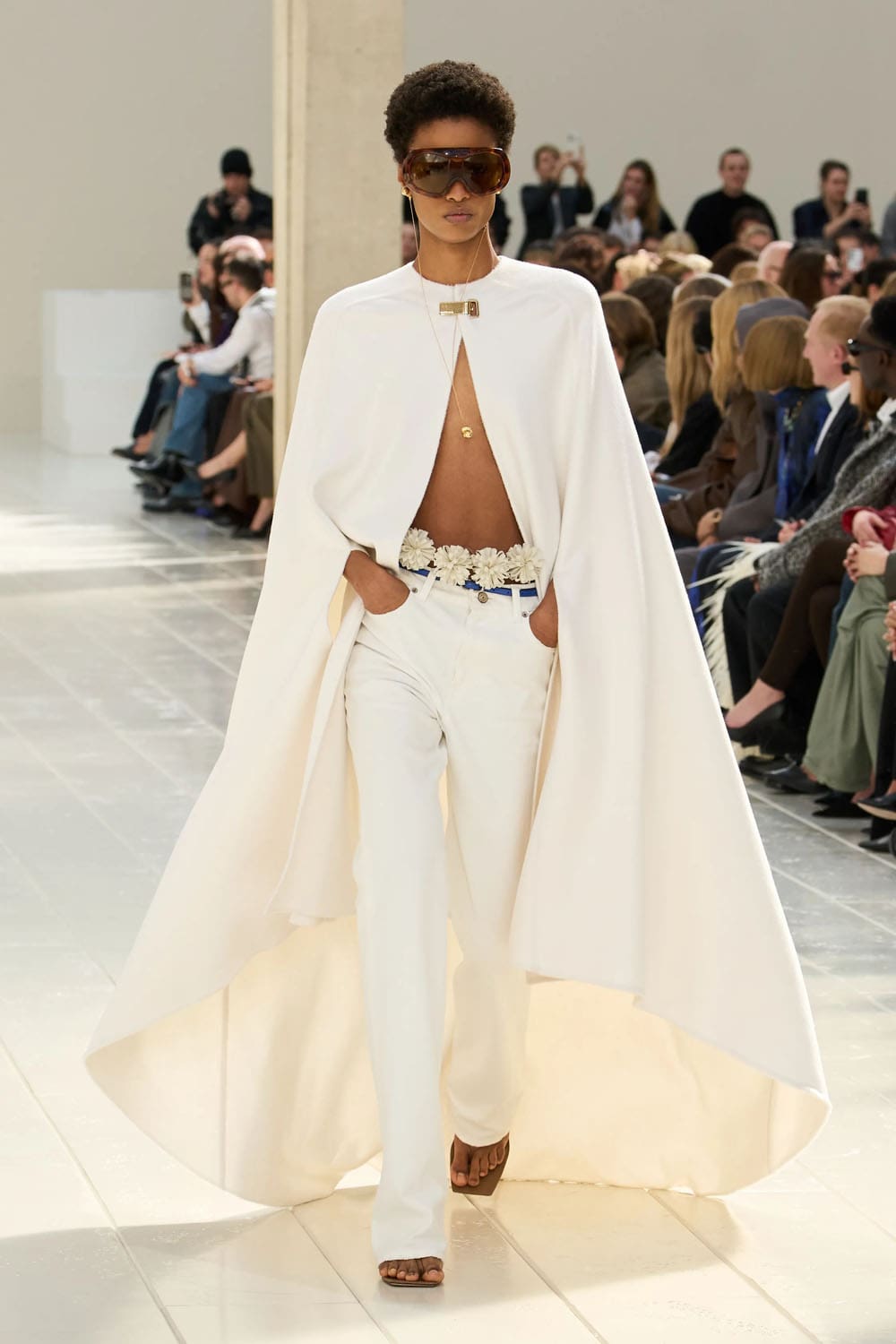 Balenciaga Primavera Verano 2027 por PP Runway Revista (2)