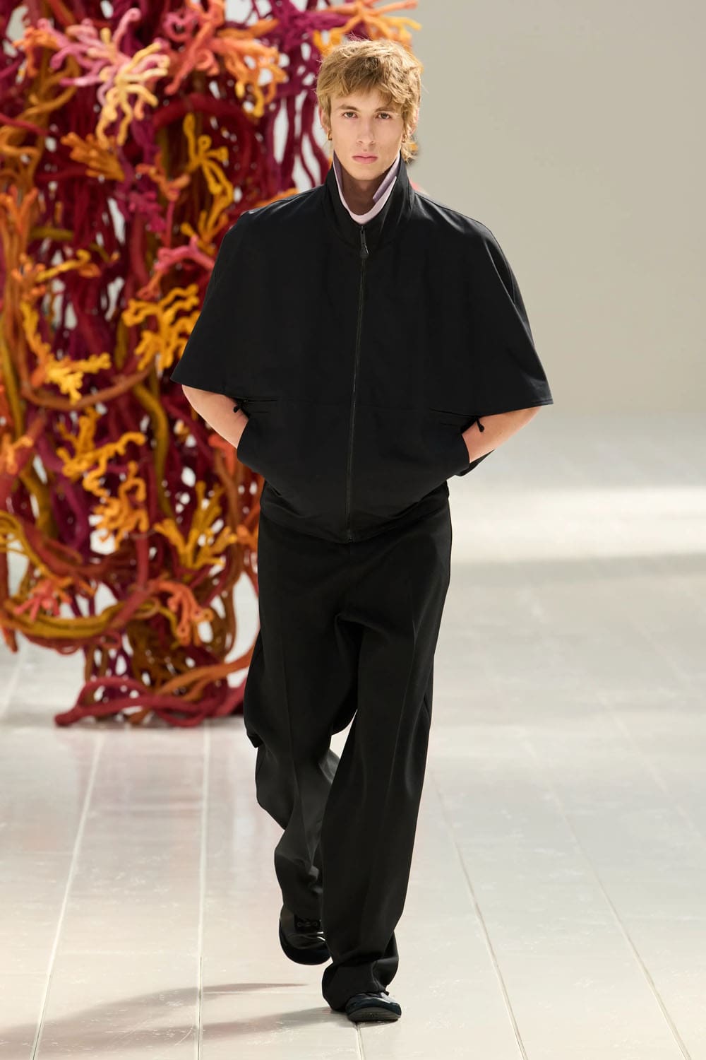 Balenciaga Primavera Verano 2027 por PP Runway Revista (23)