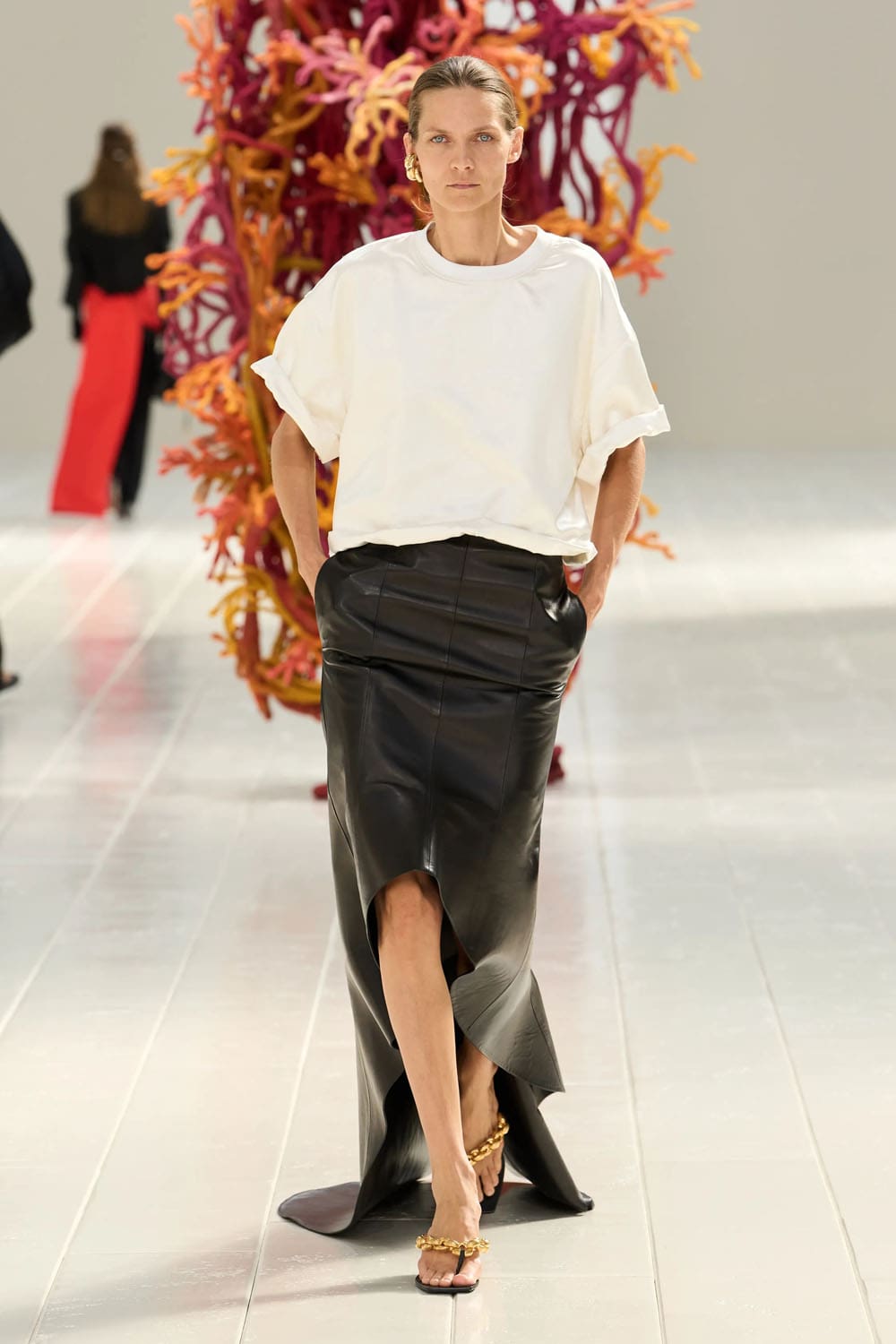 Balenciaga Primavera Verano 2027 por PP Runway Revista (25)