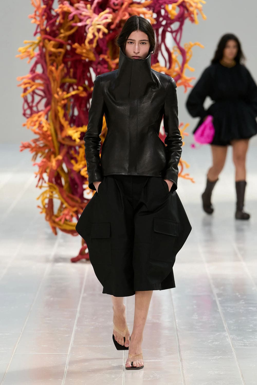 Balenciaga Primavera Verano 2027 por PP Runway Revista (29)