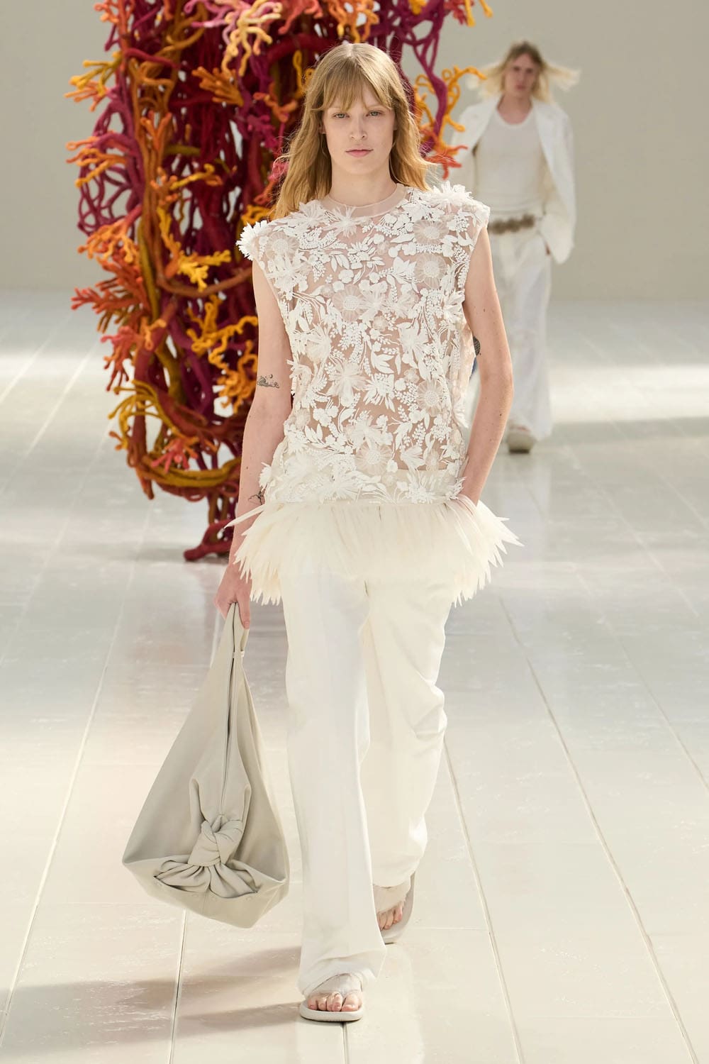 Balenciaga Primavera Verano 2027 por PP Runway Revista (3)