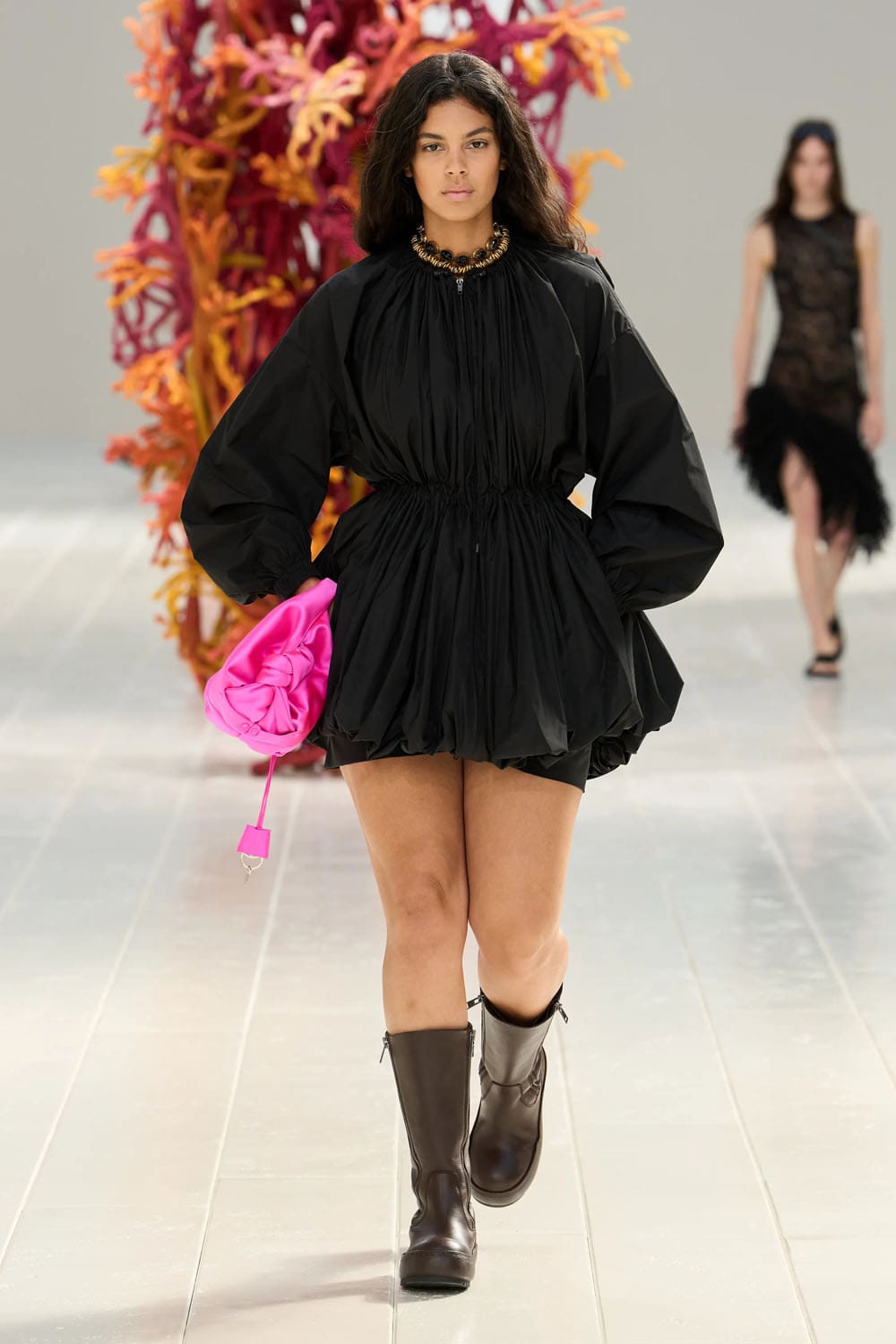 Balenciaga Primavera Verano 2027 por PP Runway Revista (30)