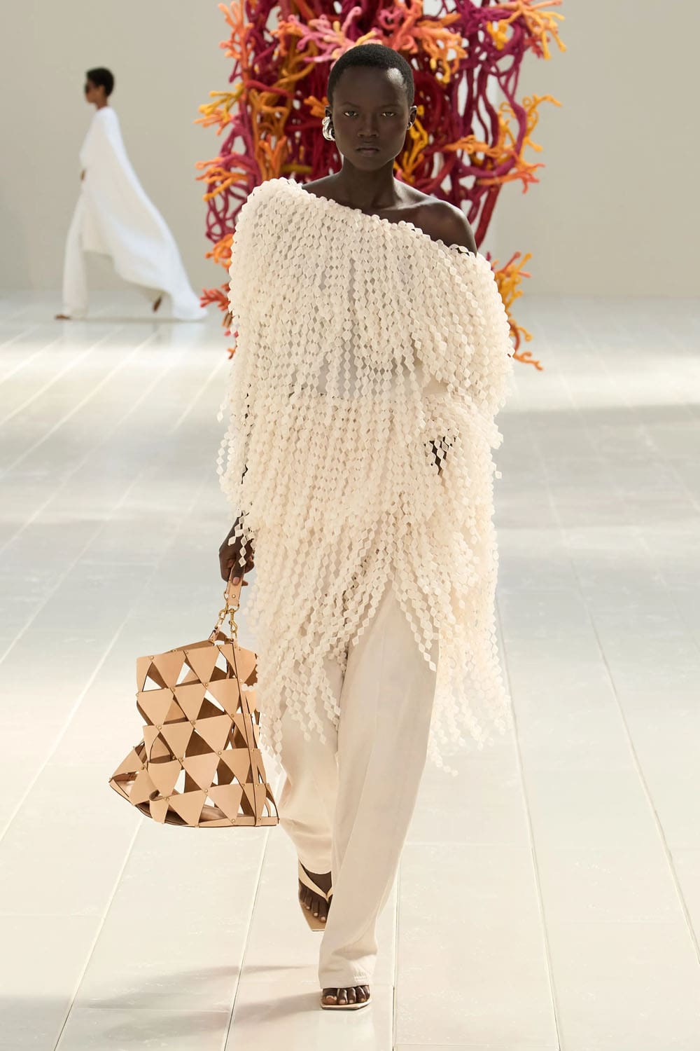 Balenciaga Primavera Verano 2027 por PP Runway Revista (5)