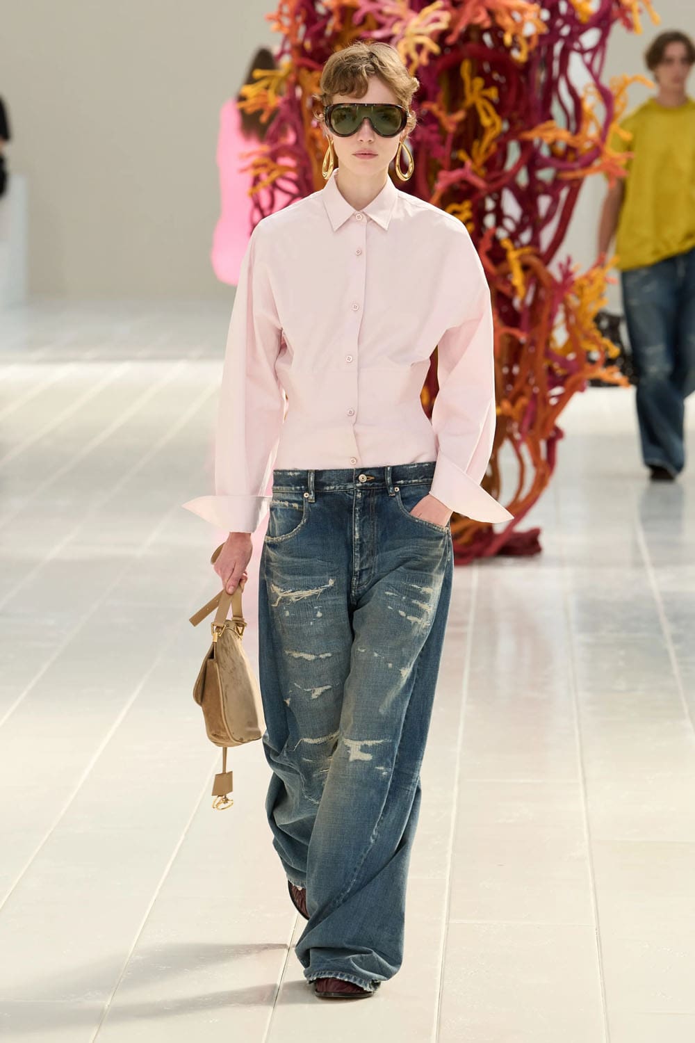 Balenciaga Primavera Verano 2027 por PP Runway Revista (55)