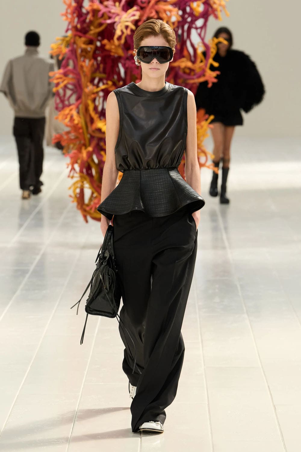Balenciaga Primavera Verano 2027 por PP Runway Revista (59)