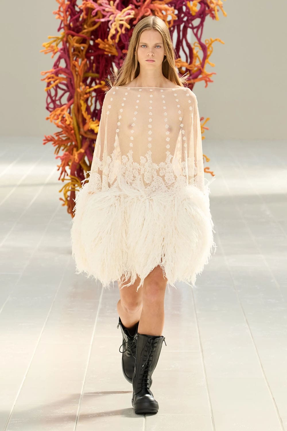 Balenciaga Primavera Verano 2027 por PP Runway Revista (6)
