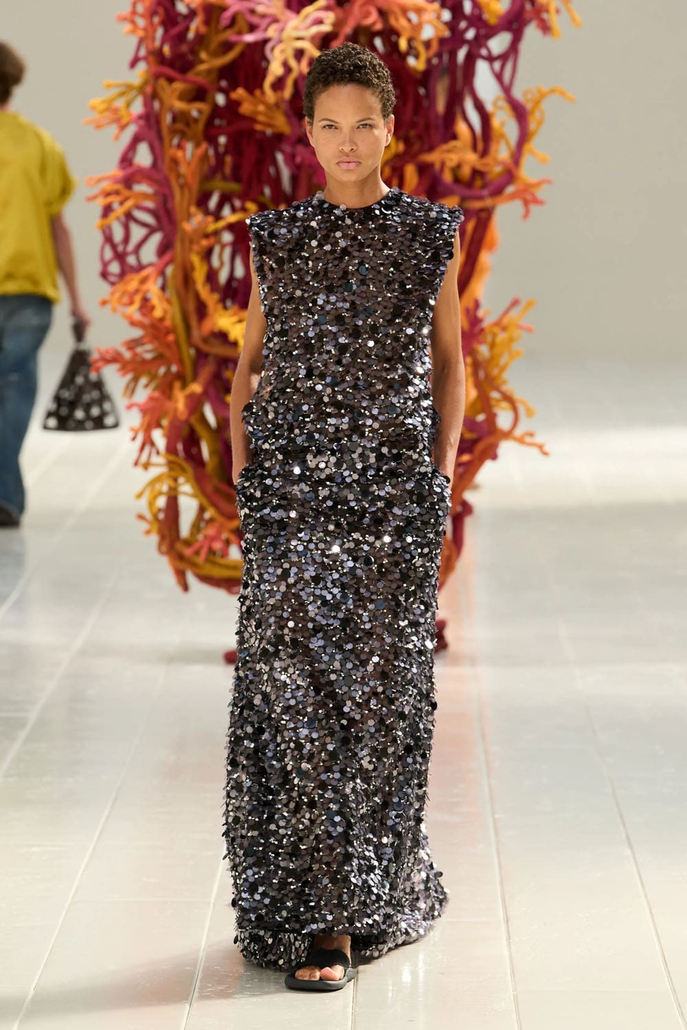 Balenciaga Primavera Verano 2027 por PP Runway Revista (65)