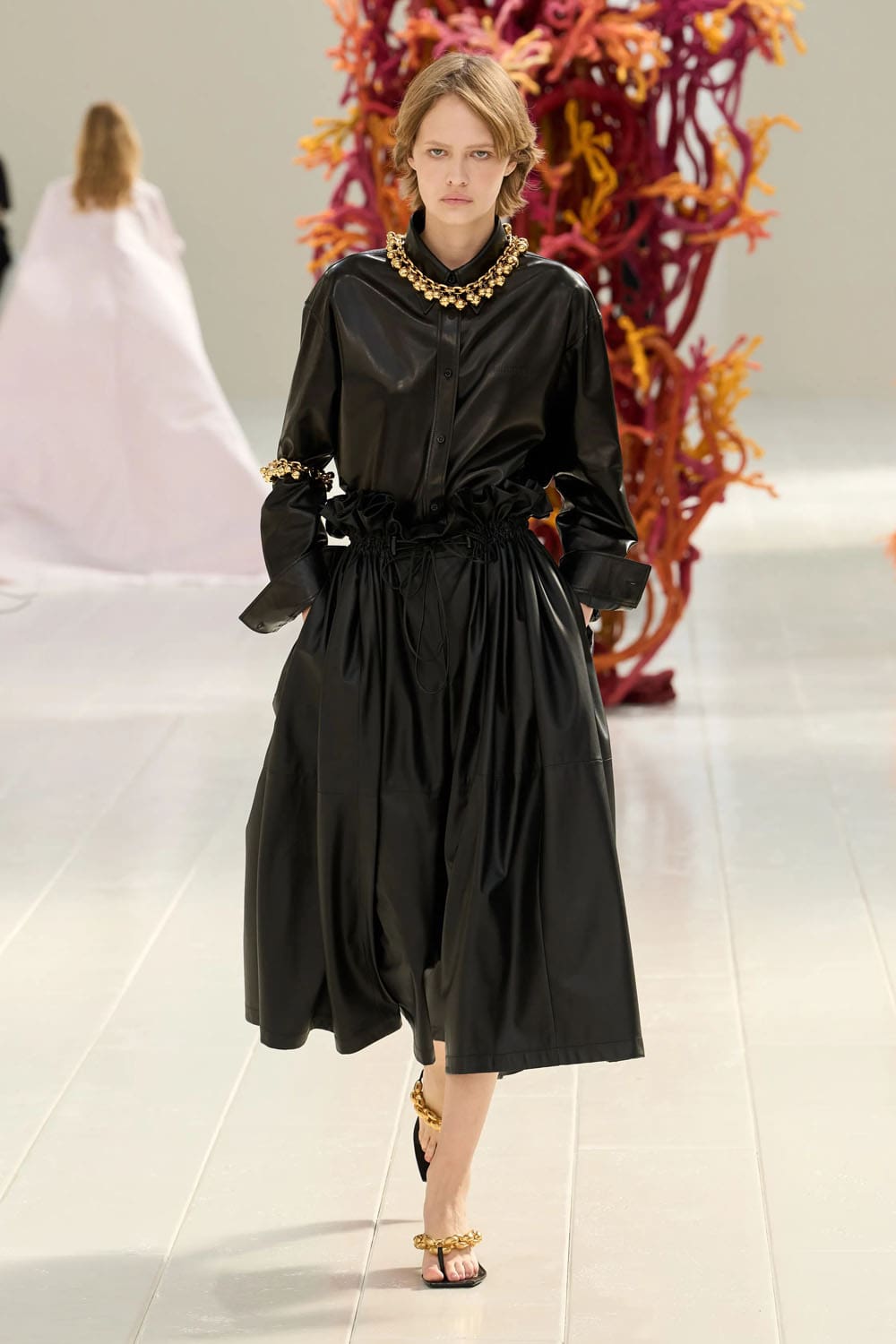 Balenciaga Primavera Verano 2027 por PP Runway Revista (67)