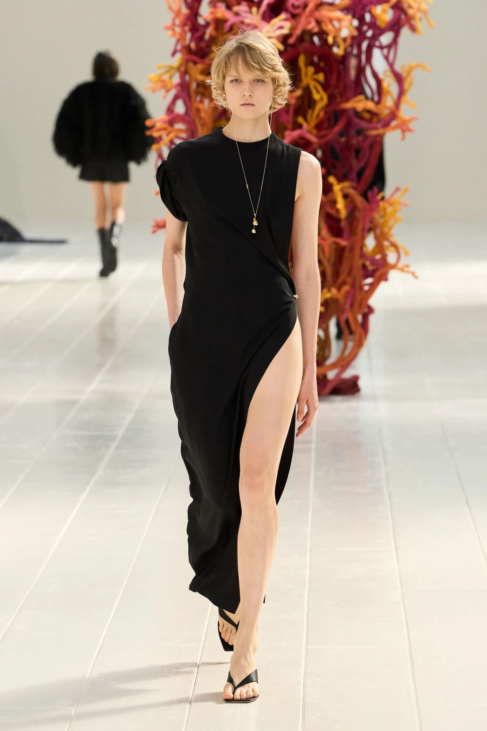 Balenciaga Primavera Verano 2027 por PP Runway Revista (69)