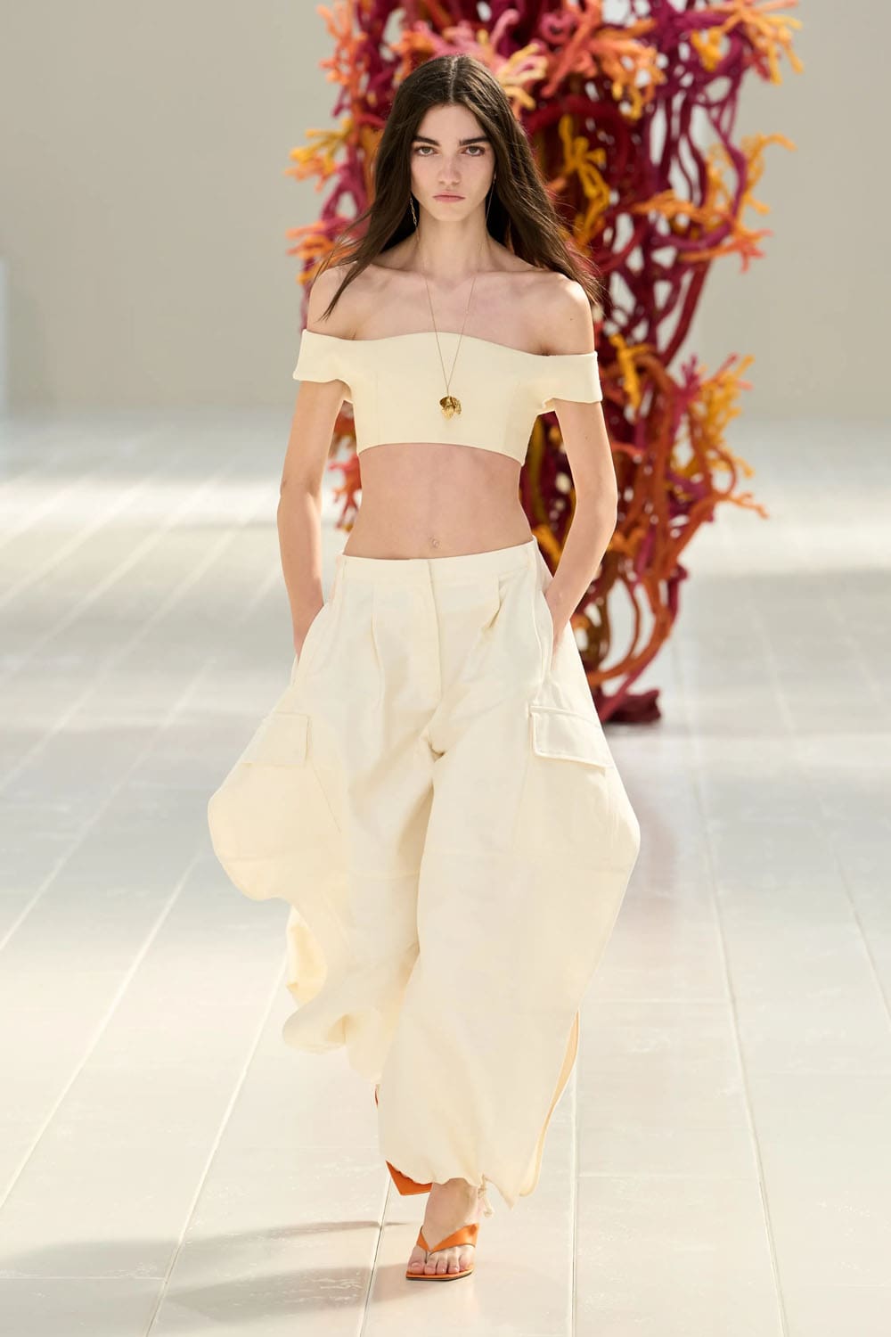 Balenciaga Primavera Verano 2027 por PP Runway Revista (7)
