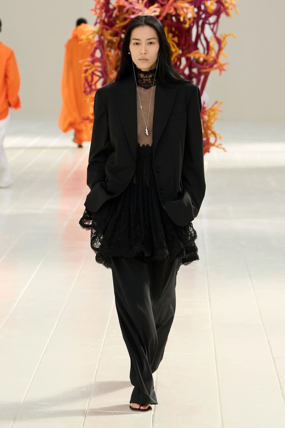 Balenciaga Primavera Verano 2027 por PP Runway Revista (70)