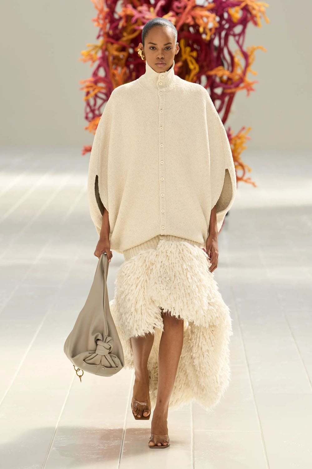 Balenciaga Primavera Verano 2027 por PP Runway Revista (8)