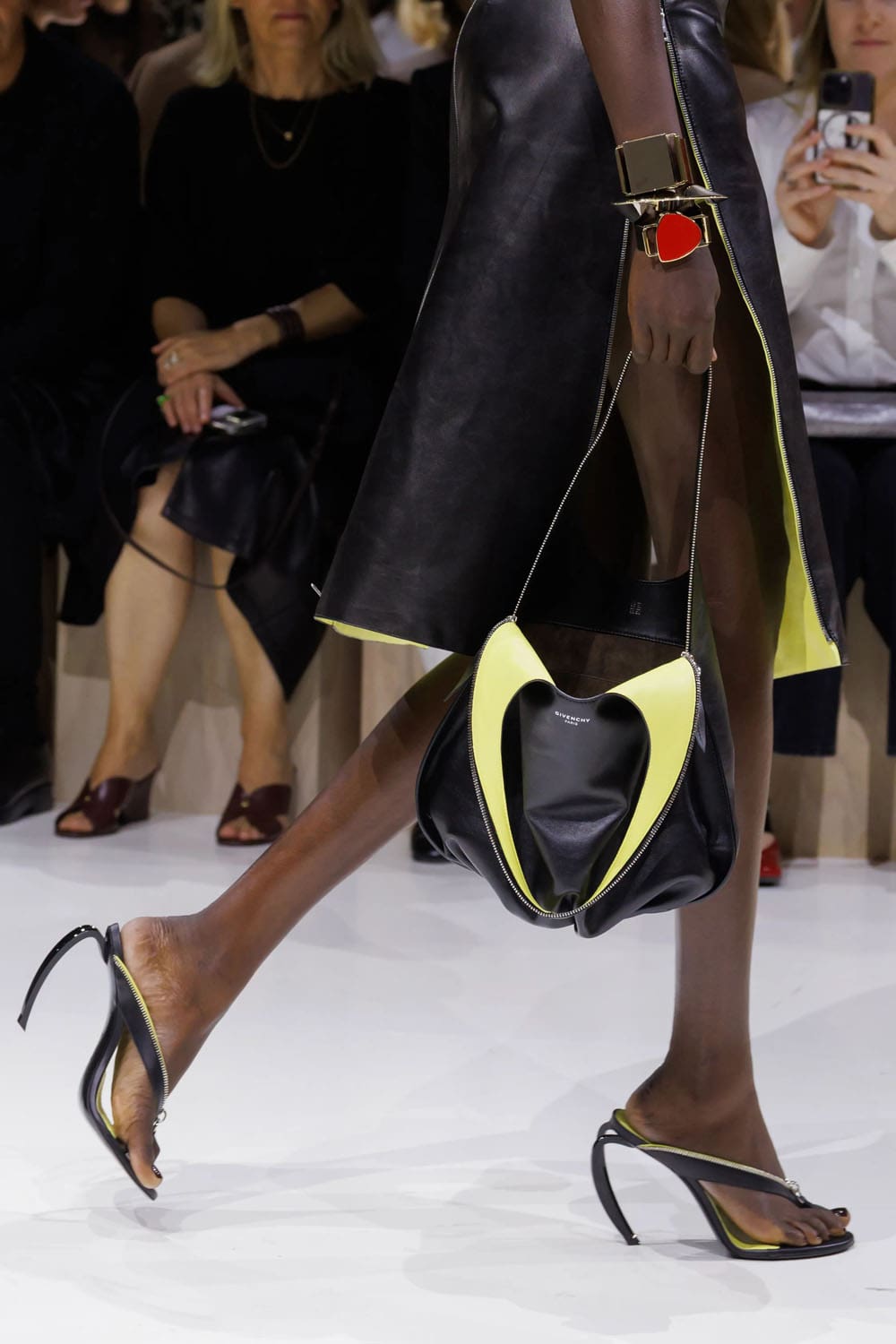 Givenchy Spring Summer 2027 Details Runway Magazine (1)