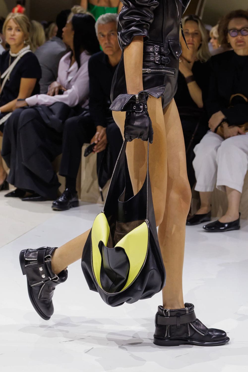 Givenchy Spring Summer 2027 Details Runway Magazine (24)