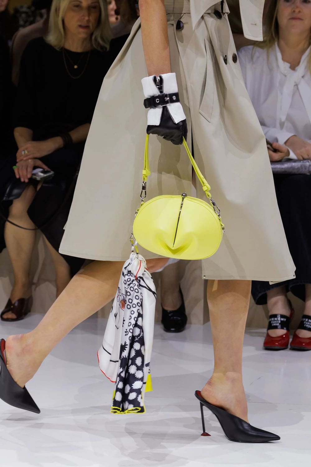 Givenchy Spring Summer 2027 Details Runway Magazine (3)