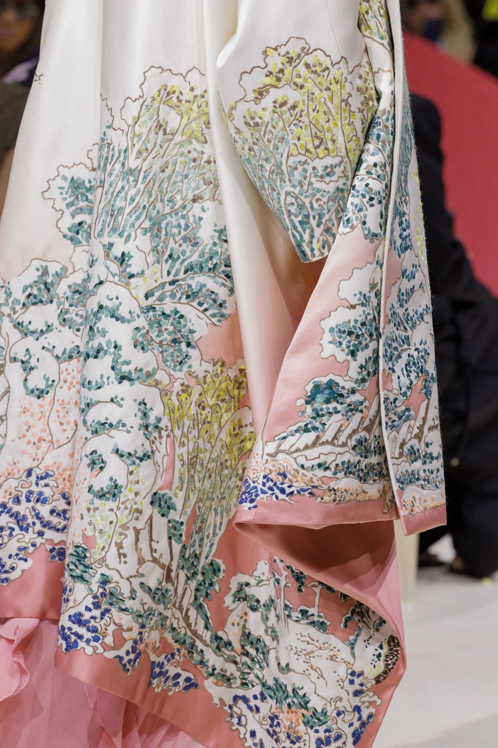 Givenchy Spring Summer 2027 Details Runway Magazine (58)