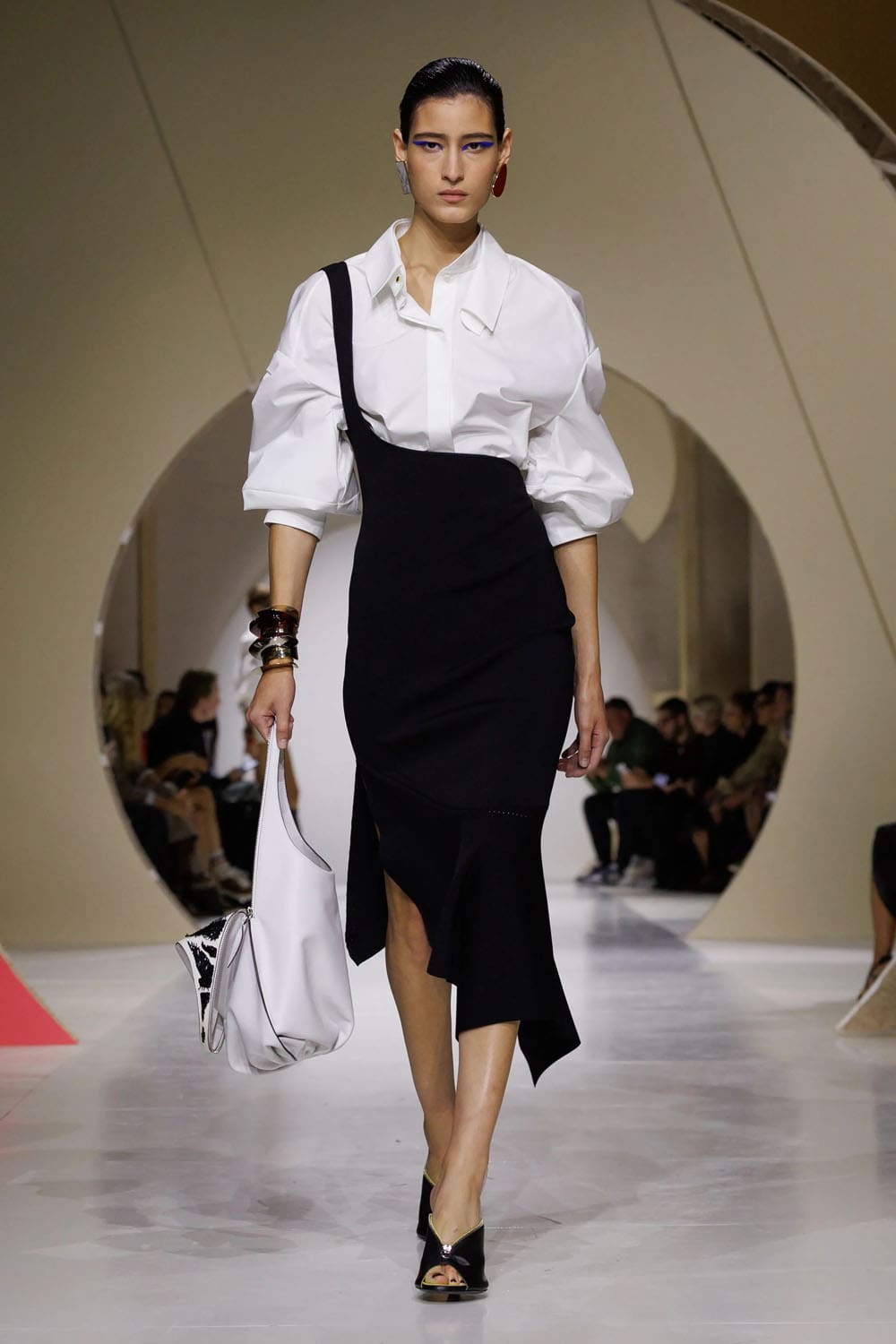 Givenchy Spring Summer 2027 Runway Magazine (12)