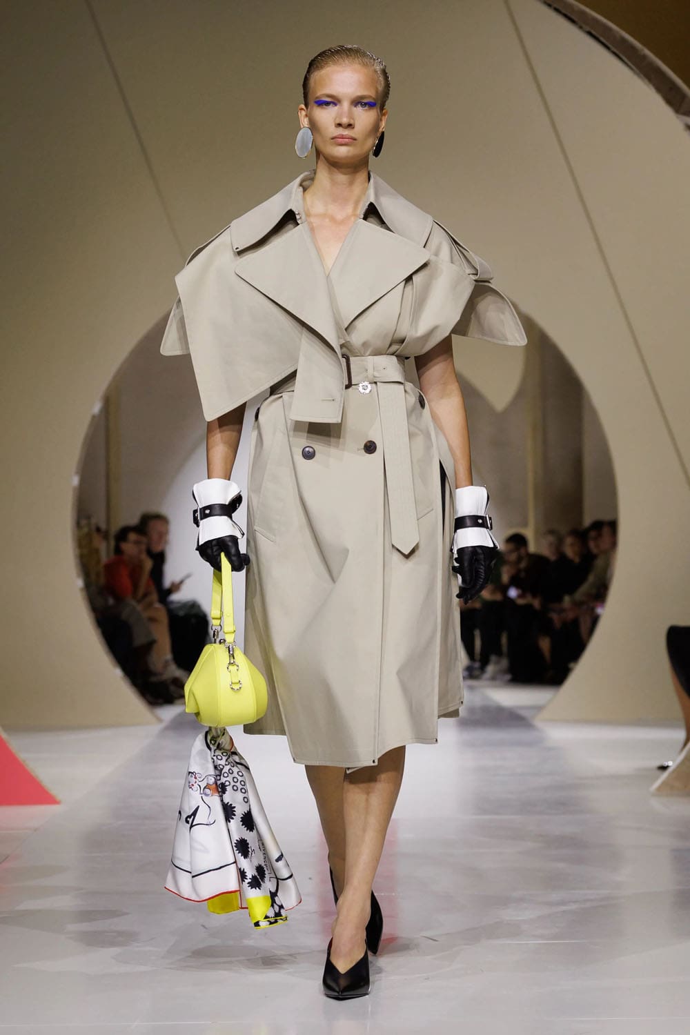 Givenchy Spring Summer 2027 Runway Magazine (7)