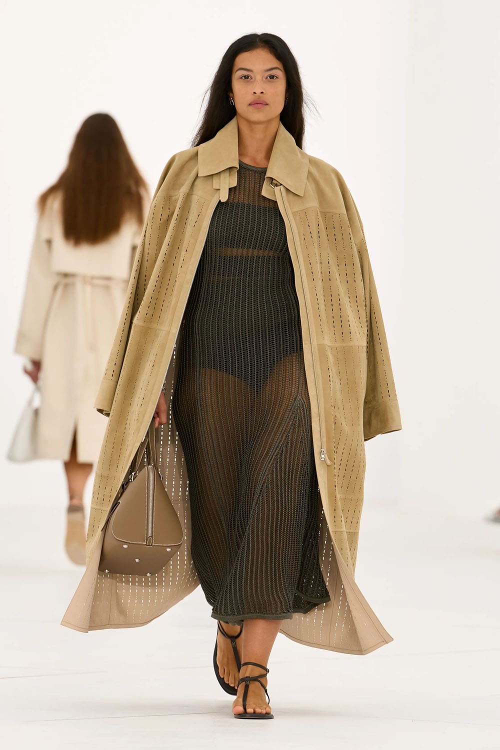 Hermes Spring Summer 2027 Runway Magazine (16)
