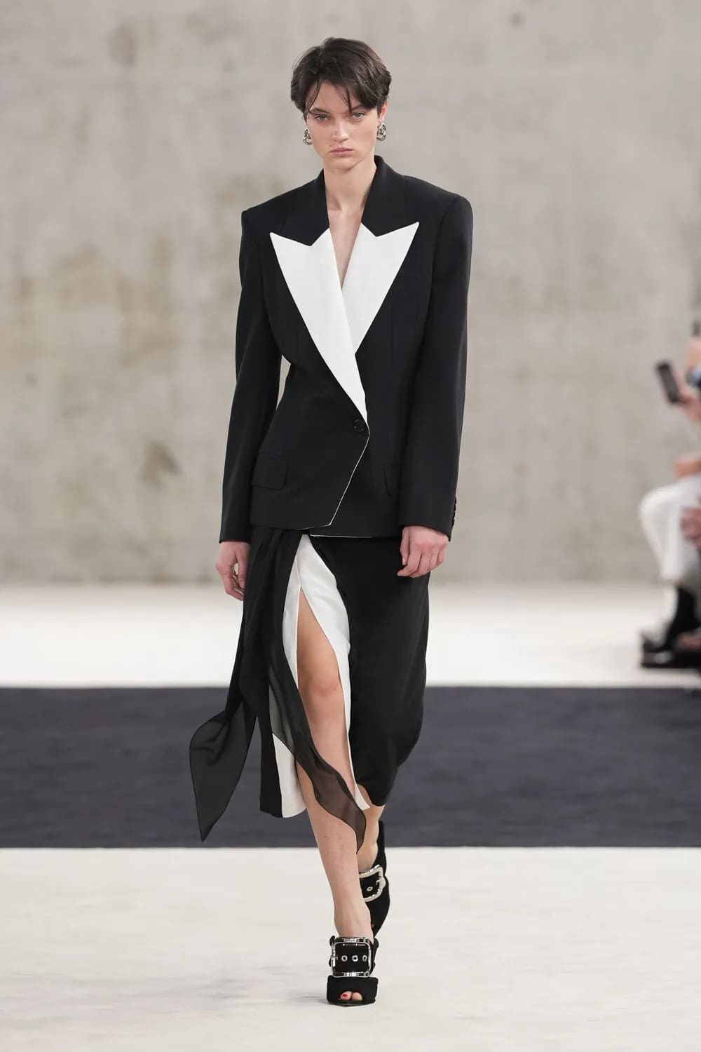 Lanvin Primavera Estate 2027 Runway Magazine (24)