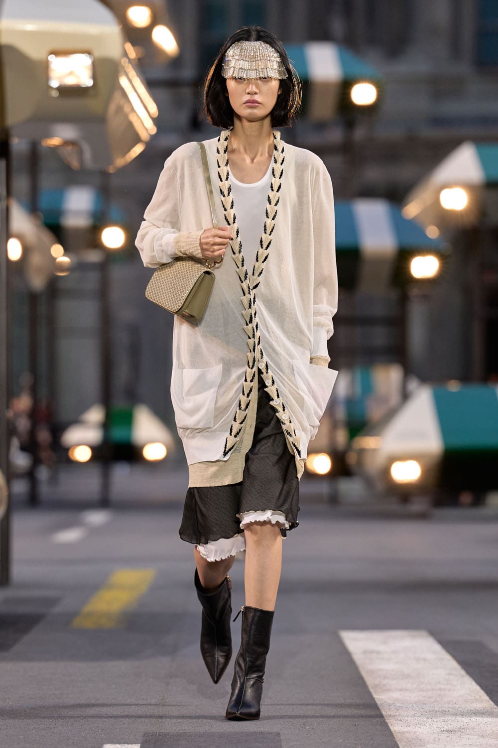 Louis Vuitton Spring Summer 2027 Runway Magazine (26)