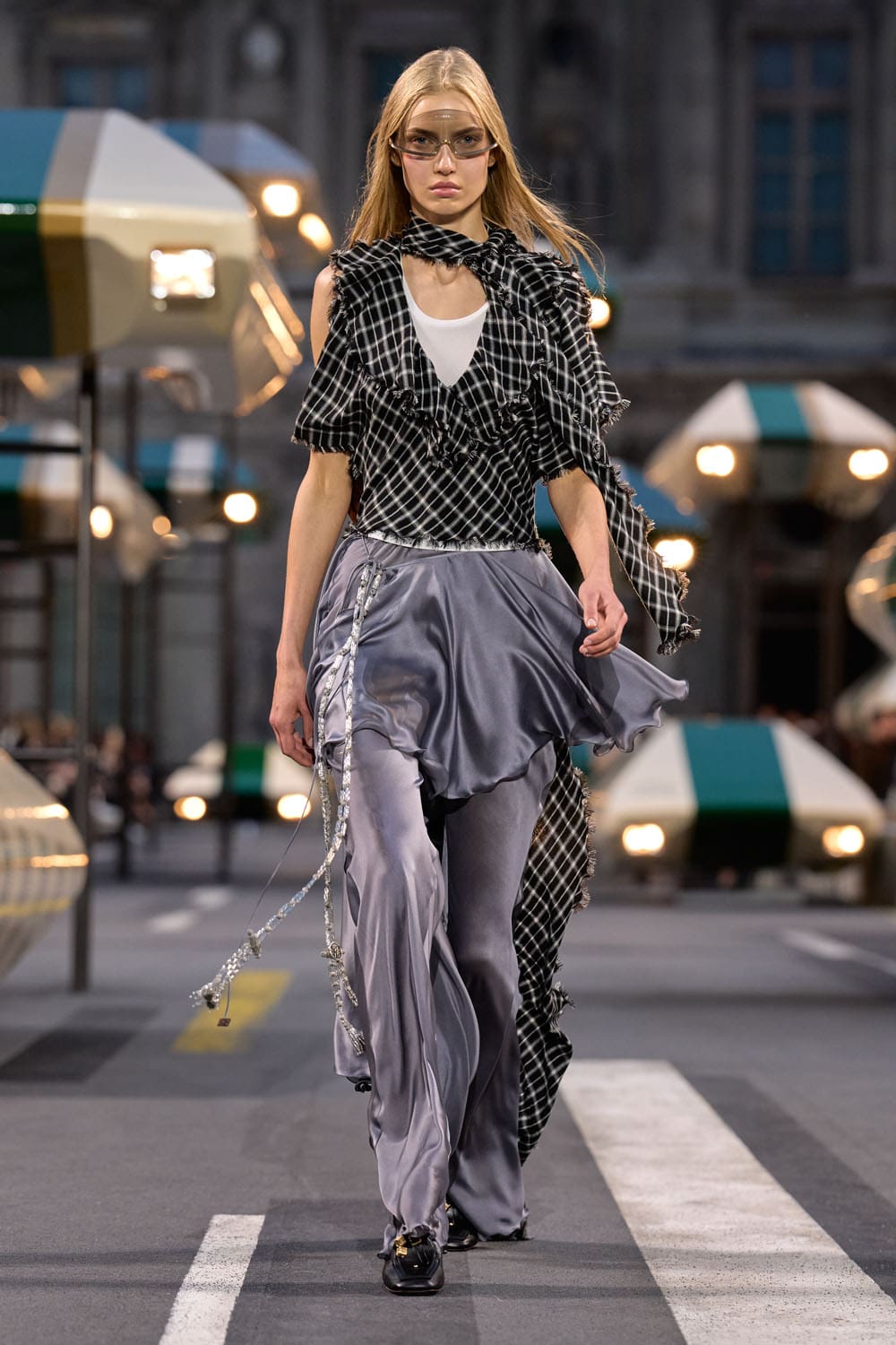 Louis Vuitton Spring Summer 2027 Runway Magazine (30)