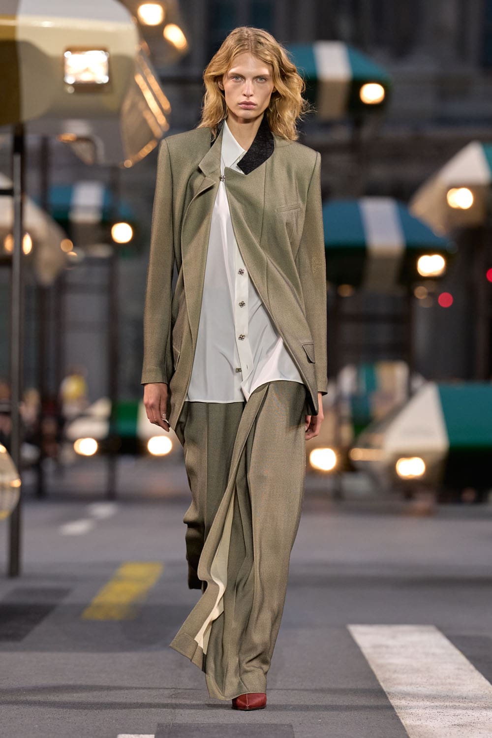 Louis Vuitton Spring Summer 2027 Runway Magazine (41)
