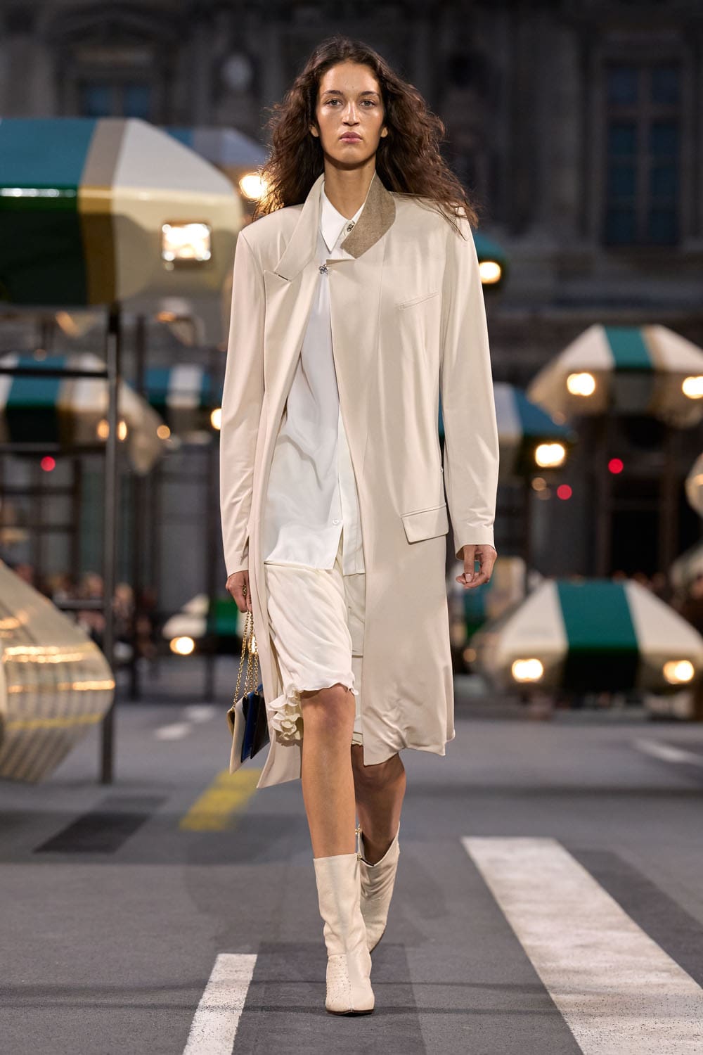 Louis Vuitton Spring Summer 2027 Runway Magazine (44)