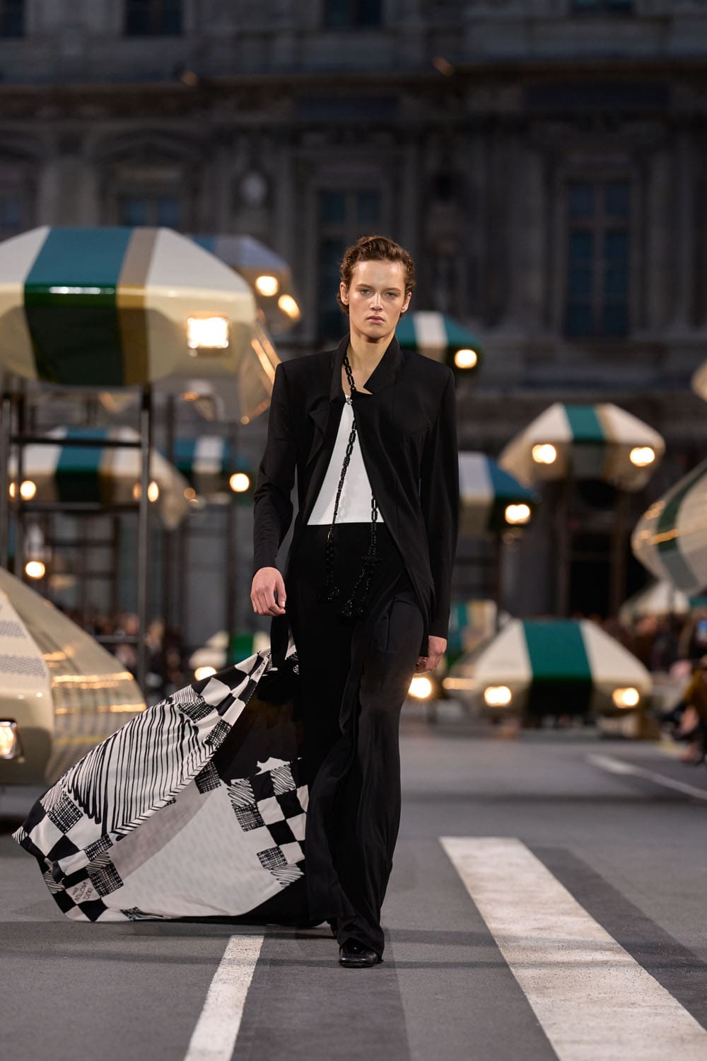Louis Vuitton Spring Summer 2027 Runway Magazine (48)