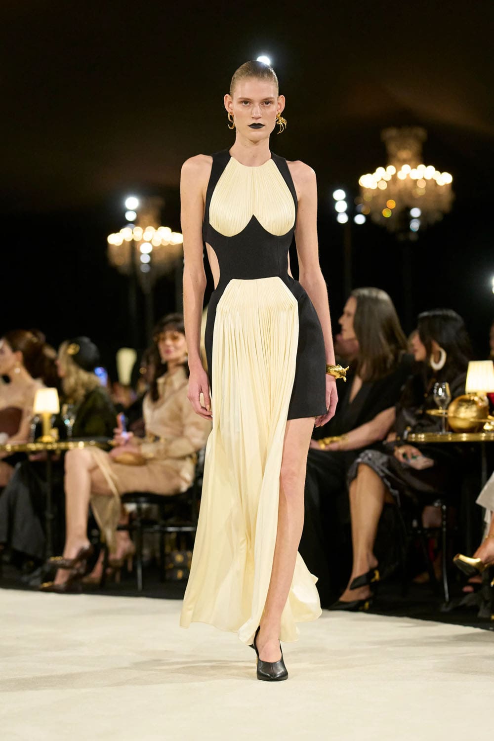Schiaparelli Spring Summer 2027 Runway Magazine (14)