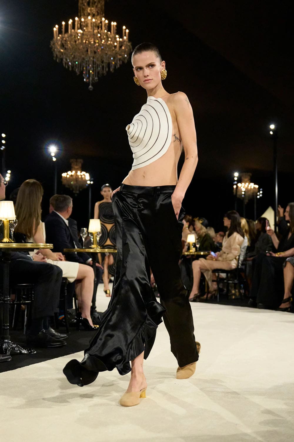 Schiaparelli Spring Summer 2027 Runway Magazine (18)